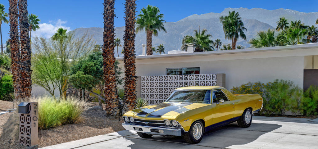 The exterior of The Retro Palm Springs