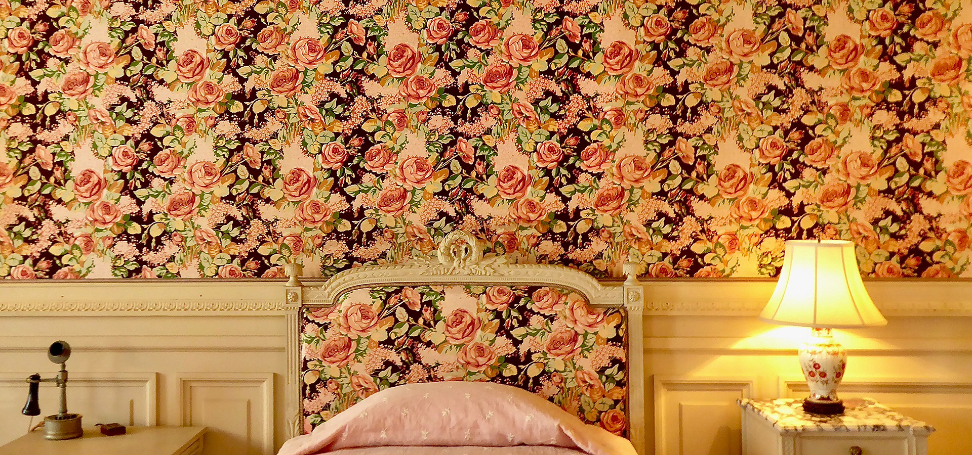 The Dos and Don’ts of Installing Wallpaper for the First Time - SHLTR